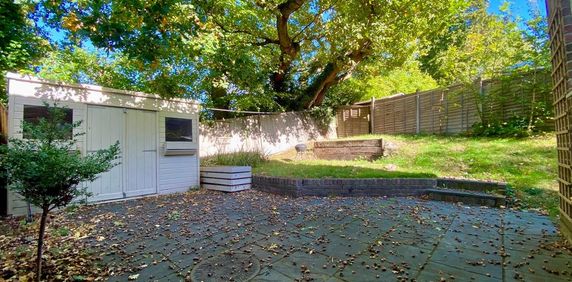 2 bedroom end of terrace house to rent - Photo 2