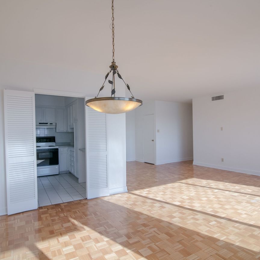 3555 Cote-des-Neiges Road - Photo 1