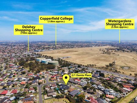 MODERN & CLOSE TO THE STATION - Photo 4