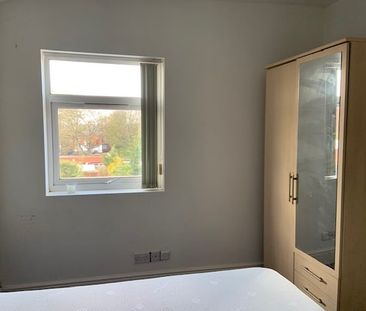 Room in a Shared House, Oval Road, B24 - Photo 6
