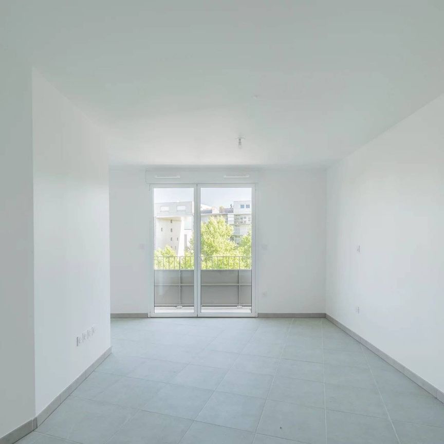 Rental Apartment Bordeaux Saint-Jean - Photo 1