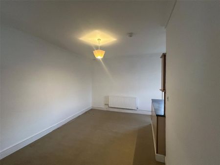 3 bedroom apartment to rent - Photo 2