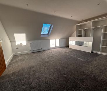 4 bedroom semi-detached house to rent - Photo 4