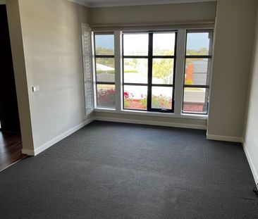 TOP TIER HOME IN PRIME LOCATION - Photo 1