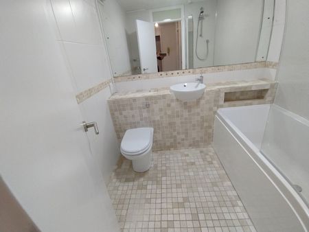 2 Bed Flat, Bridge Road, BS8 - Photo 5