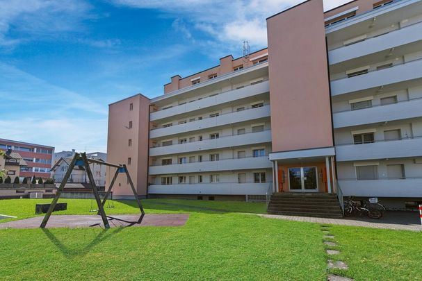 Zeitgemässe 3 Zimmer-Wohnung in Zentrumsnähe von Niederuzwil - Photo 1