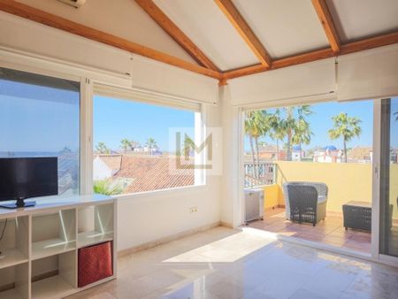 Luxury Semidetached House for rent in Estepona, Spain - Photo 2