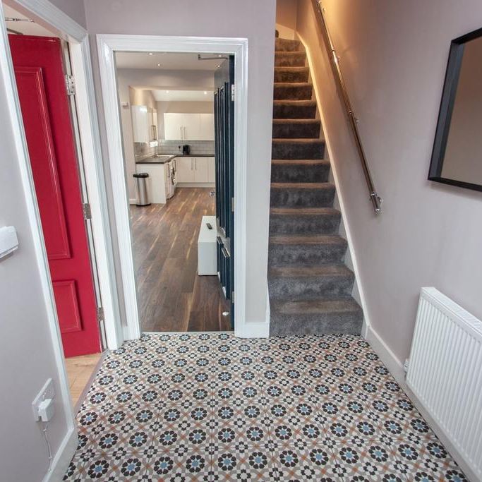6 bedroom terraced house to rent - Photo 1