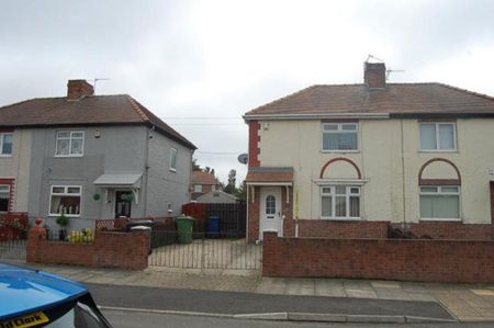 2 bedroom semi-detached house to rent - Photo 4