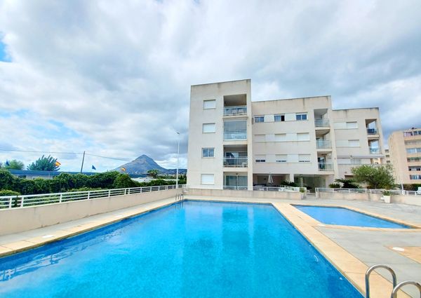LONG TERM RENTAL. 3 bedroom penthouse apartment for rent with large own large terrace