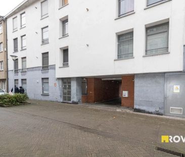 Centraal gelegen gelijkvloers appartement met terras! - Photo 1