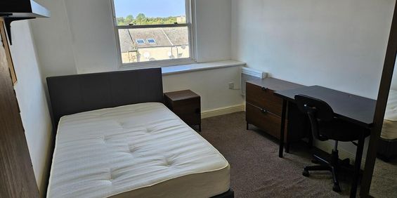 5 bedroom flat to rent - Photo 3