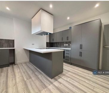 4 bedroom terraced house to rent - Photo 2