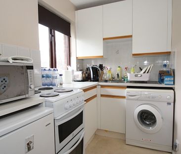 Oriental Road, Woking - Photo 3