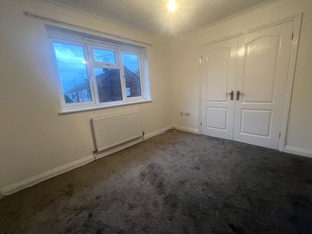 3 bedroom detached house to rent - Photo 3