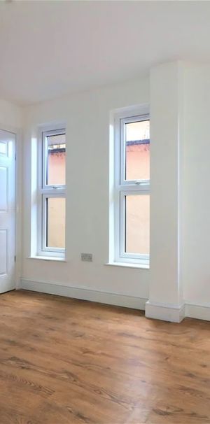 2 Bed Flat, King Street, LU1 - Photo 1