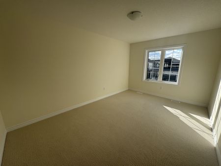 For Lease - 4 Gilham Way, Brant, Ontario - Photo 4