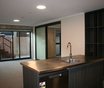 New, spacious 2 bed & 2 bath in Thorndon - Photo 6