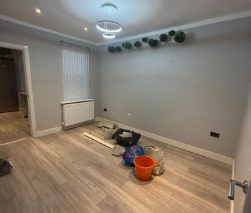 Three bed family house - £1900 - Photo 1