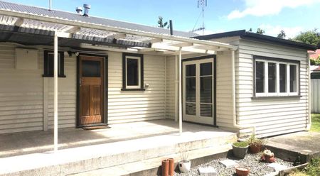 Cosy Two Bedroom Home - Photo 5