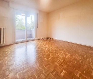 Located in a quiet residential area of Lausanne, this apartment is ... - Photo 3