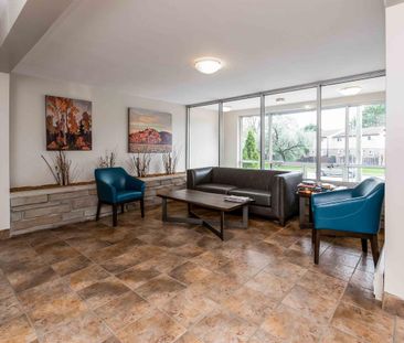 St. Clair Apartments - Photo 2