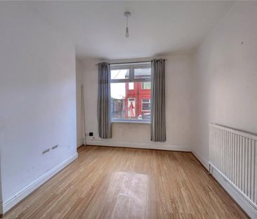 3 bedroom end of terrace house to rent - Photo 3