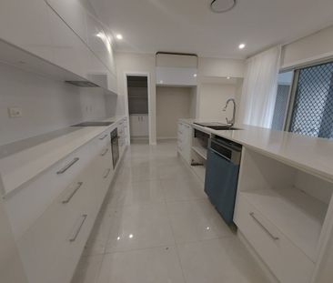 Luxurious Island Living Awaits! Brand New 3 Bedroom Home on Macleay... - Photo 4