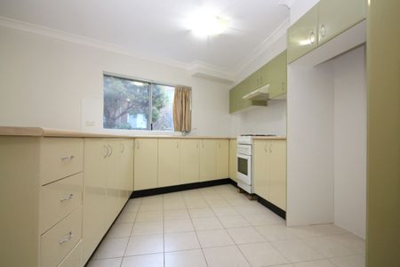 39/30-34 Sir Joseph Banks Street - Photo 3
