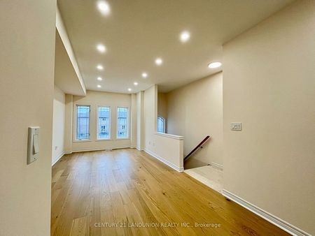 For Lease - 56 Bloom Crescent, Hamilton, Ontario - Photo 3