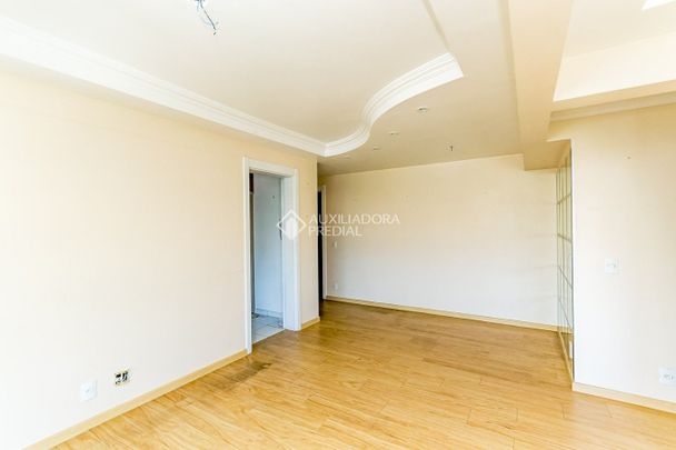 Apartamento com 2 quartos e 79m² para alugar em Jardim Carvalho, Porto Alegre. - Photo 1