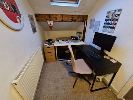 2 bedroom terraced house to rent - Photo 4