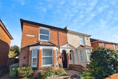 Ash Tree Road, SO18 - Photo 4