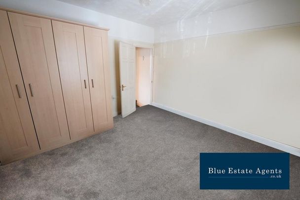 4 bedroom end of terrace house to rent - Photo 1