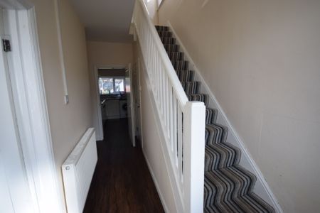 4 Bedroom House To Rent in Winton - £2,200 pcm Tenancy Info - Photo 4