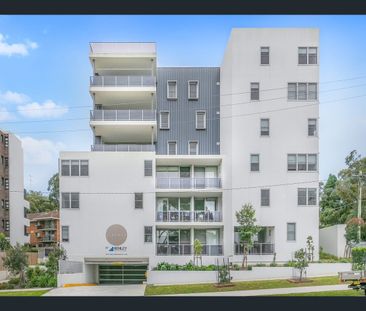 Conveniently located modern 2 bedroom apartment - Photo 5