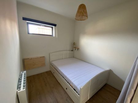 T3 DUPLEX – MEUBLE de 36,75 m², rue Winson Churchill, Euratechnologie réf 796-001 - Photo 4