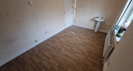 Shared property available in Uxbridge - Photo 5