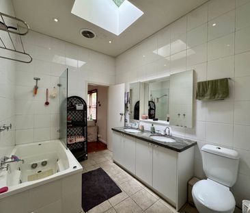 Caulfield North - Photo 6