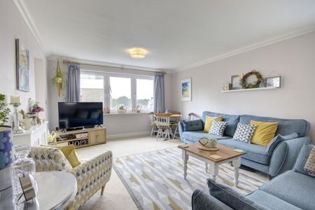 2 bedroom flat to rent - Photo 2