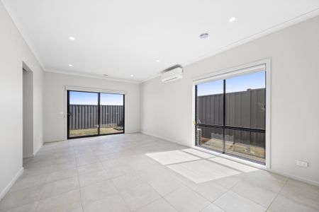 Refreshing Family Home ion Alfredton - Photo 4