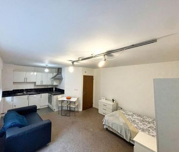 Studio to rent - Photo 1