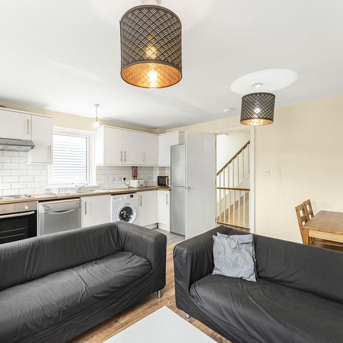 5 bedroom townhouse to rent - Photo 1