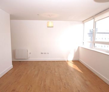 2 bed Apartment for rent - Photo 5