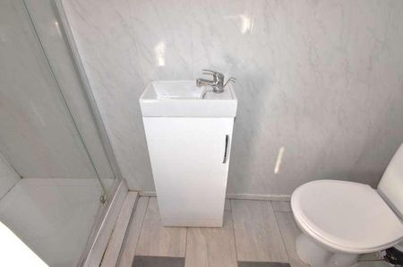 De La Pole Avenue, Hull, HU3 - Photo 5