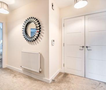 Bell Farm Way, Walton-on-Thames, Surrey, KT12 - Photo 5