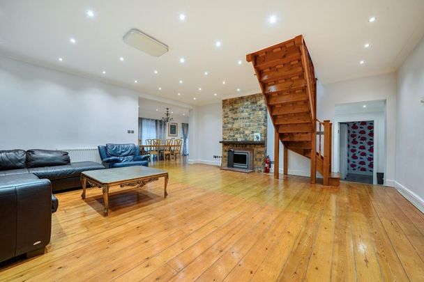 5 bedroom detached bungalow to rent - Photo 1