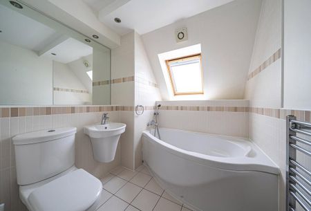 2 bedroom penthouse to rent - Photo 4