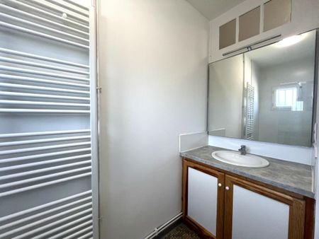 Location Appartement 4 pièces 83m² MONT DE MARSAN 40000 - Photo 3