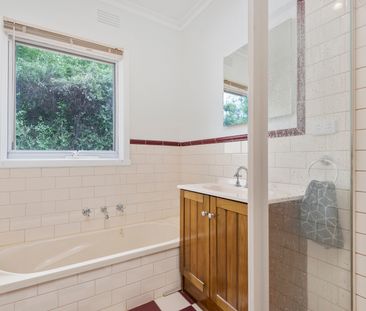 4 Yarmouth Street, Ringwood VIC 3134 - House For Rent | Domain - Photo 2